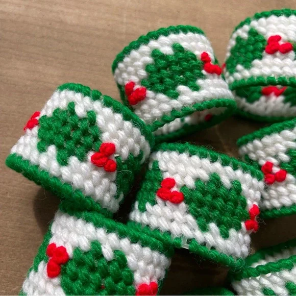 Estate Vintage Christmas Needlepoint Napkin Rings Set of 8 Red and Green - Picture 5 of 5